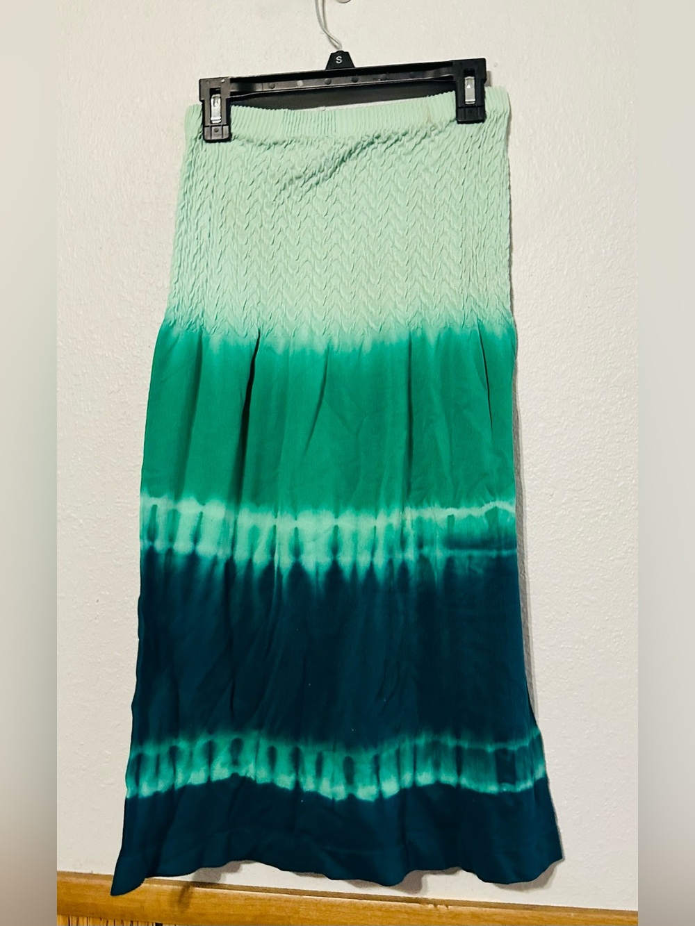 Ocean Blue women size SMALL Tie-Dye Green Ombre skirt